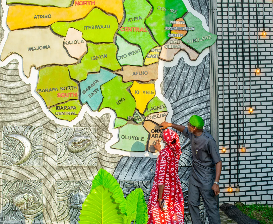 The local governments of Ọyọ State, laid out in relief